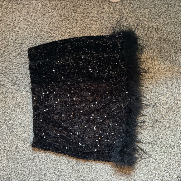 GB Black Sequin Skirt - Picture 3 of 4